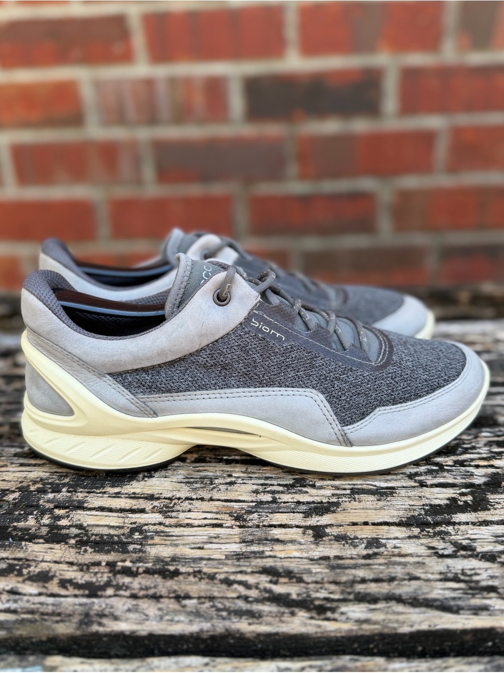 ECCO Women’s Sz 7-7.5 Biom Fjuel Titanium Mesh Athletic Sneaker Lace Up Shoes X1